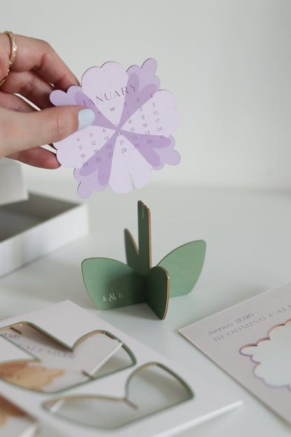 2026 Floral Desk Calendar